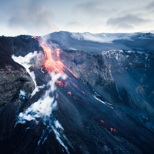 Volcán Eyjafjallajökull de Islandia rezuma Lava fundida Eyjafjallajc3b6kull03