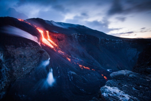 Volcán Eyjafjallajökull de Islandia rezuma Lava fundida Eyjafjallajc3b6kull07