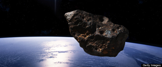 Enorme asteroide 9 veces mas grande que un transatlantico se acercará a la Tierra a finales de este mes - Página 3 Luna-asteroide