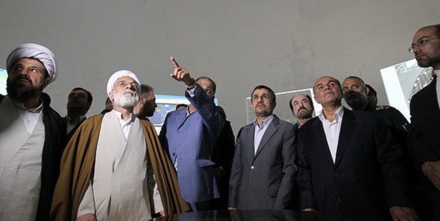De Teherán al cielo: Irán inaugura su primera base de vigilancia espacial Funcionarios-iranies