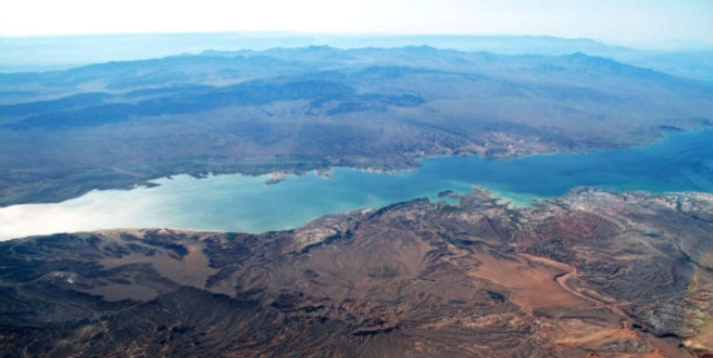 Usa: allarme in Nevada per una ignota schiuma marrone che fuoriesce in un lago!  Lago-mead