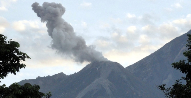 Entra en actividad volcanes de Fuego y Santiaguito - Página 2 Volcan-santiaguito-mn2